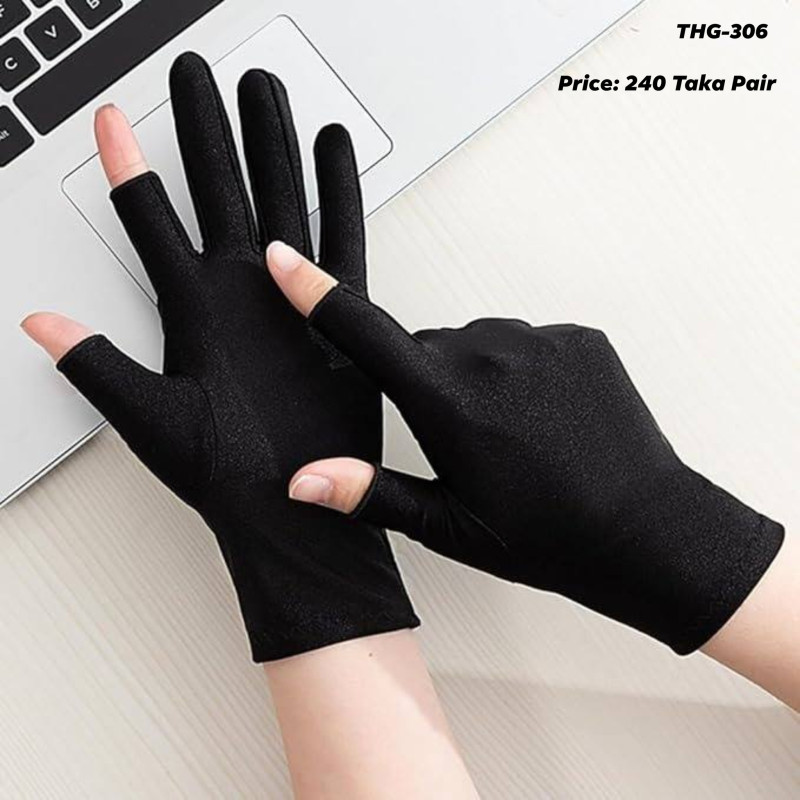 Black fingerless gloves